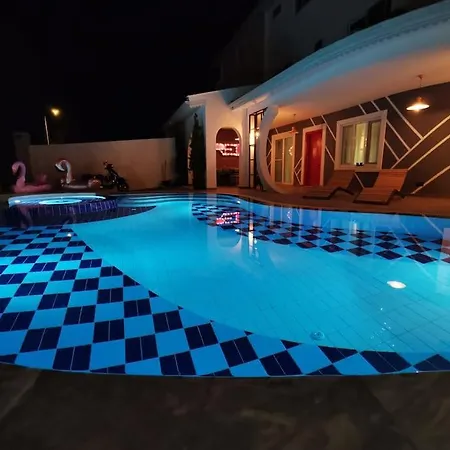 Premium In Belek, 3 Rooms, 6 Guests, Jacuzzi - Loft