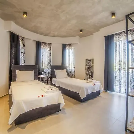 Premium In Belek, 3 Rooms, 6 Guests, Jacuzzi - Loft Βίλα *
